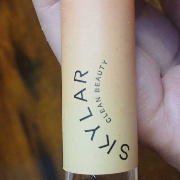 SKYLAR CLEAN BEAUTY ROLLERBALL Sunkissed Dahlia 3/4 Bottle - Picture 3 of 6